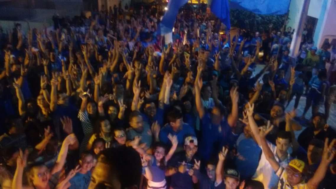 84f30701-d491-46a7-87af-d9942cd0df53 Em livramento: Encontrão Onda Azul Jovem reúne uma multidão em apoio a reeleição de Carmelita Ventura (PR)