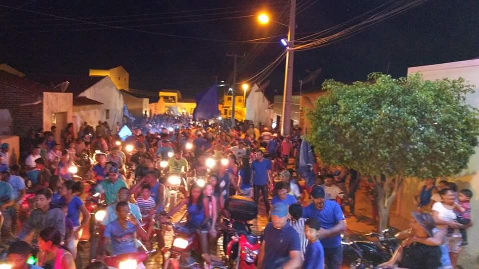 8c23a471-57d0-4f71-b196-be0a0957ac7c Onda Azul invade as Ruas de Livramento