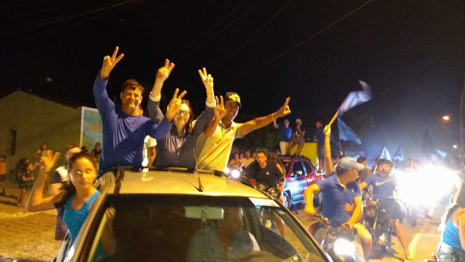 8dfe5a26-0db6-44ec-bc18-5348cd9b28ed Onda Azul invade as Ruas de Livramento