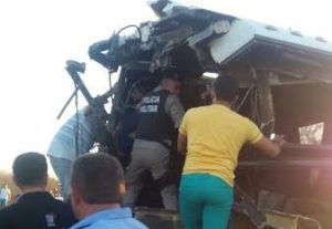Feridos-300x207 Acidente com 3 ônibus escolares deixa um morto e mais de 50 feridos no Sertão