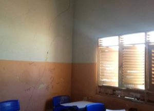 timthumb-11-1-300x218 Escola ameaça desabar em Monteiro por abandono do Governo do Estado