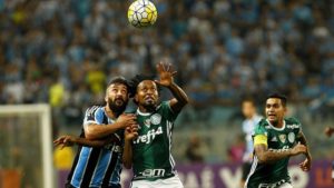 20160911202947_0-1-300x169 Palmeiras segura o Grêmio em Porto Alegre