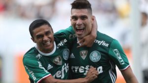 20160917180728_0-300x169 Palmeiras bate o Corinthians e segue na liderança