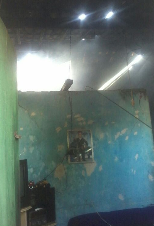 Sem-título Casa  tem  princípio de incêndio em Monteiro