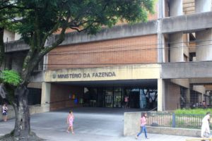 ministerio_da_fazenda4_foto-walla_santos-300x200 Receita abre consulta do 4º lote de Imposto de Renda para mais de 17 mil paraibanos