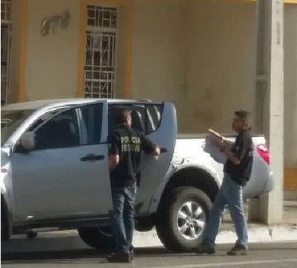 policia_sume Polícia Federal realiza ação na cidade de Sumé, recolhe documentos na Prefeitura Municipal e residências