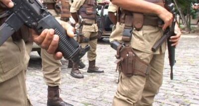 13698policial-militar-e-baleado-durante-acao-da-pm-em-cajazeiras-viii-2 Polícia apreende armas de fogo no Congo e em outras cidades no fim de semana