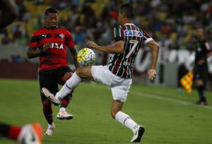 20161028214509_0-300x204 Fluminense e Vitória empatam no Maracanã
