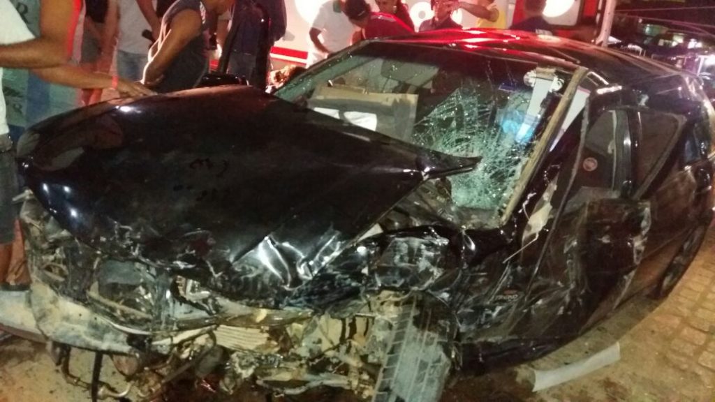 25ec460d-0960-481b-8f64-83b192c957d8-1024x576 Exclusivo: Motorista perde controle e colide com outro veículo no centro de Monteiro