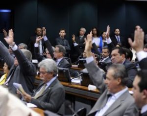 C-mara-dos-Deputados-310x245-300x237 Saiba como votaram os deputados paraibanos na ‘Lei do Teto’ aprovada em 1º turno na Câmara