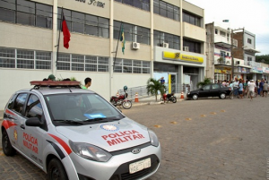 banco_monteiro-300x201-300x201 29 cidades do Cariri são assistidas com apenas um banco devido a onda de assaltos