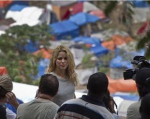 shakira-haiti-8-310x245-300x237 Fundação de Shakira nega doação de US$ 15 milhões para Haiti, diz agência