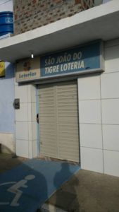 15139534_10208290273037606_279590841_n-169x300 Casa lotérica é arrombada e grupo leva cofre em São João do Tigre