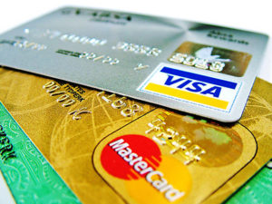 548578-640x480-1-300x225 Comissão do Senado aprova projeto que limita juro do cartão de crédito