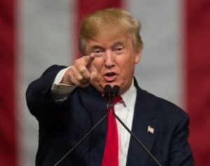 Trump-310x245-300x237 Trump ataca ‘New York Times’ e principais emissoras de TV dos EUA