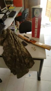 arma-169x300 PM apreende drogas e arma de fogo em Monteiro
