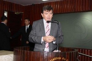 joaohenriqueal-300x200-300x200 Deputado João Henrique destina emendas que beneficiam 15 municípios paraibanos