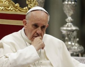 papa-francisco-310x245-300x237 Papa evita julgamento e diz que prefere observar comportamento de Trump