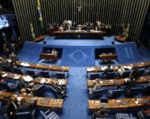 25abr2016-senadores-se-reunem-para-definir-a-composicao-da-comissao-que-analisara-o-impeachment-da-presidente-dilma-rousseff-1461618248261_615x300-310x245-1-300x237 Com votos de Deca, Maranhão e Lira, PEC do Teto dos Gastos é aprovada no Senado