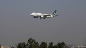 63192546_file-photoa-pakistan-international-airlines-pia-passenger-plane-arrives-at-the-benazir-i-300x169 Avião com 47 pessoas a bordo cai no Paquistão