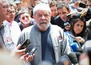 Lula-300x216 Fonte do ‘Estadão’ garante que PT lança Lula à Presidência no início de 2017