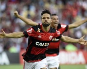 diego-310x245-1-300x237 Diego do Flamengo é parado em blitz da Lei Seca e se recusa a soprar o bafômetro