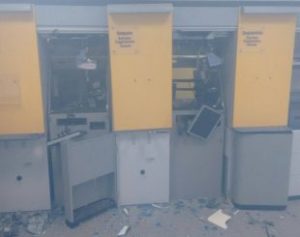 15966758_1114334105362272_682261157_o-310x245-1-300x237 Bandidos explodem caixas eletrônicos em agência do Banco do Brasil em Campina