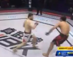 Nocaute-310x245-300x237 No MMA chinês, lutador dispensa cumprimeto vai para o nocaute