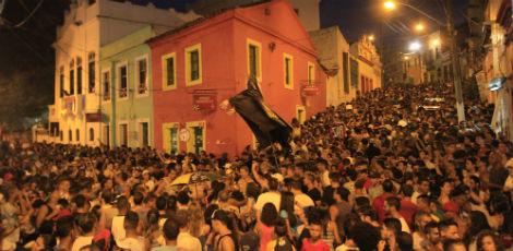 caa0dc6786cf9d607fa4dd8d1f7efbc7 Vídeo mostra  violência nas prévias de Carnaval de Olinda;Confira