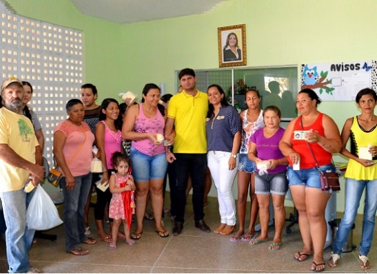 timthumb-1-4 Assistência Social distribui queijo para beneficiários do Bolsa Família, em Zabelê