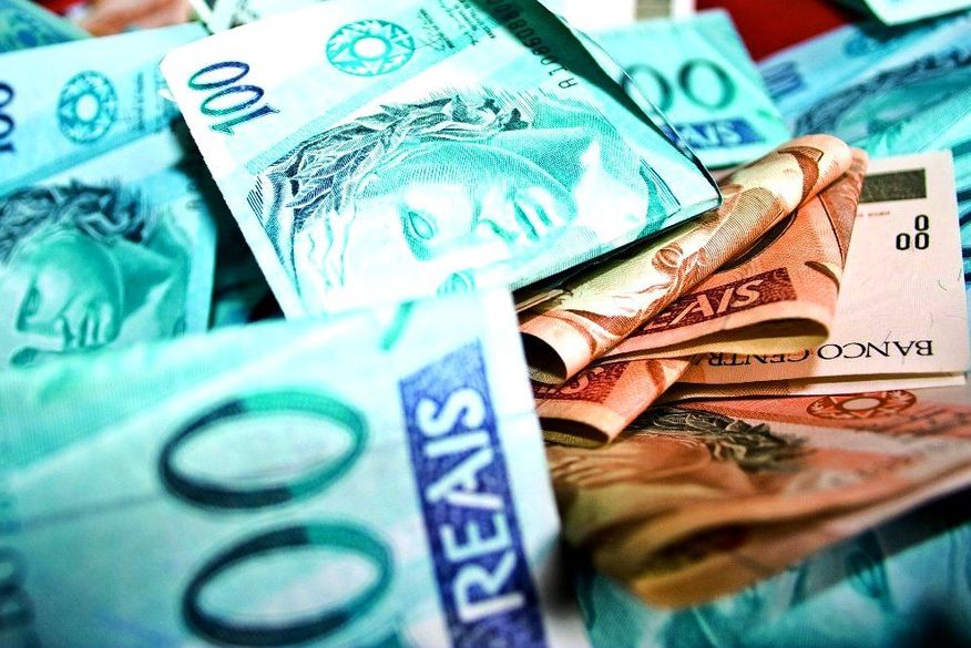 dinheiro-real Prefeituras municipais da Paraíba vão receber sexta-feira quase R$ 60 milhões de FPM
