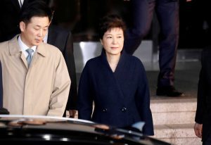 park-300x206-300x206 Procuradoria pede prisão de ex-presidente sul-coreana por corrupção