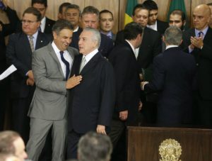 temer-e-aecio-300x227 Aécio Neves foi gravado pedindo R$ 2 milhões a dono da JBS, diz jornal