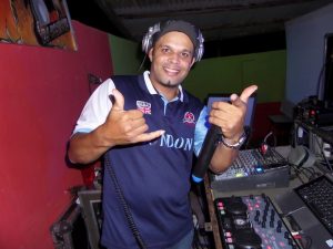 12705263_1155123524511240_2931027307225016108_n-300x225 LUTO: DJ Rostand comete suicídio  em Monteiro