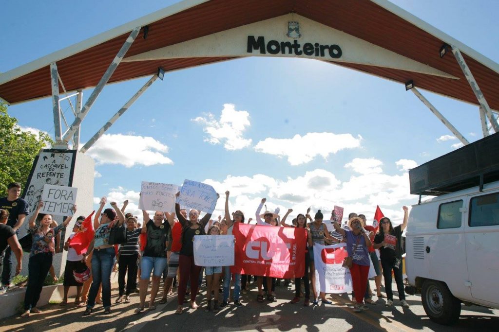 PROTESTO.jpg08-1024x683 BR-412 é interditada em dia de protesto em Monteiro