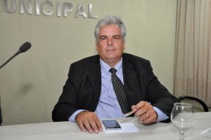 cajo-menezes-1-300x199 Câmara Municipal de Monteiro aprova Projeto de Lei que beneficia idosos