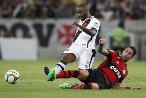 cjiqezbe6jq8tdhkqcvnpsbo7-300x201 Vasco empata com o Flamengo no Maracanã e carimba vaga para a final da Taça Rio