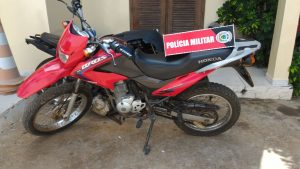 moto-roubada-300x169 Polícia Militar recupera moto roubada e condutor é preso em Monteiro