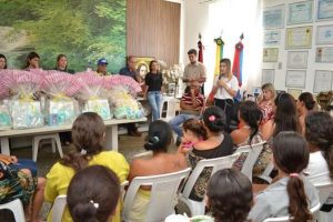 88-300x200 Prefeitura de Monteiro homenageia mães comerciantes e gestantes