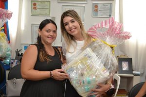 DSC_0767-300x200 Prefeitura de Monteiro homenageia mães comerciantes e gestantes