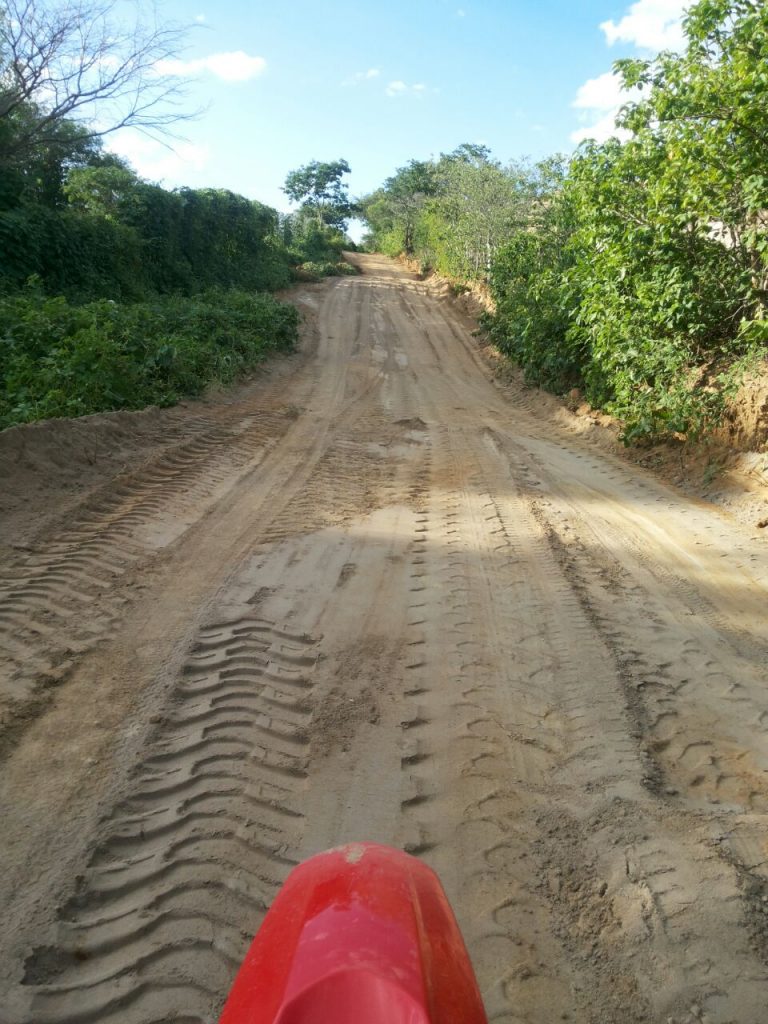 estradas-zona-rural-04-768x1024 Secretaria de Agricultura de Monteiro intensifica manutenção de estradas