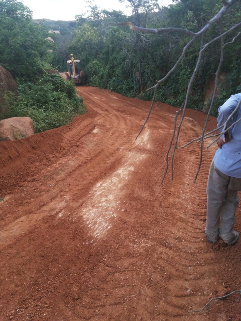 estradas-zona-rural-768x1024 Secretaria de Agricultura de Monteiro intensifica manutenção de estradas