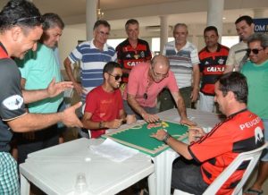 timthumb-2-2-300x218 Torneio de gamão reúne 20 competidores e grande público em Monteiro