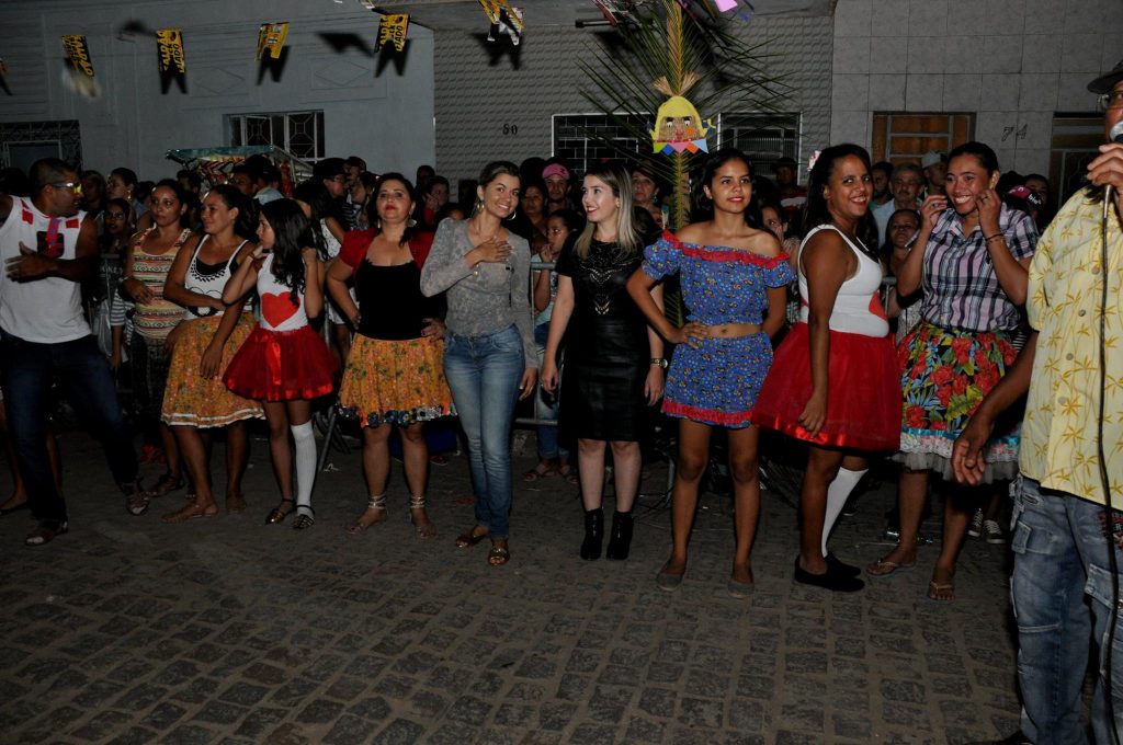 19055168_1898621520411038_972126691114729952_o-1024x680 OPIPOCO mostra como foi a primeira noite do festival de quadrilhas em Monteiro. Confira Imagens