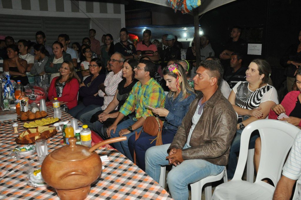 19055744_1899327640340426_5332838057646408398_o-1024x680 OPIPOCO mostra como foi a Segunda noite do festival de quadrilhas em Monteiro. Confira Imagens