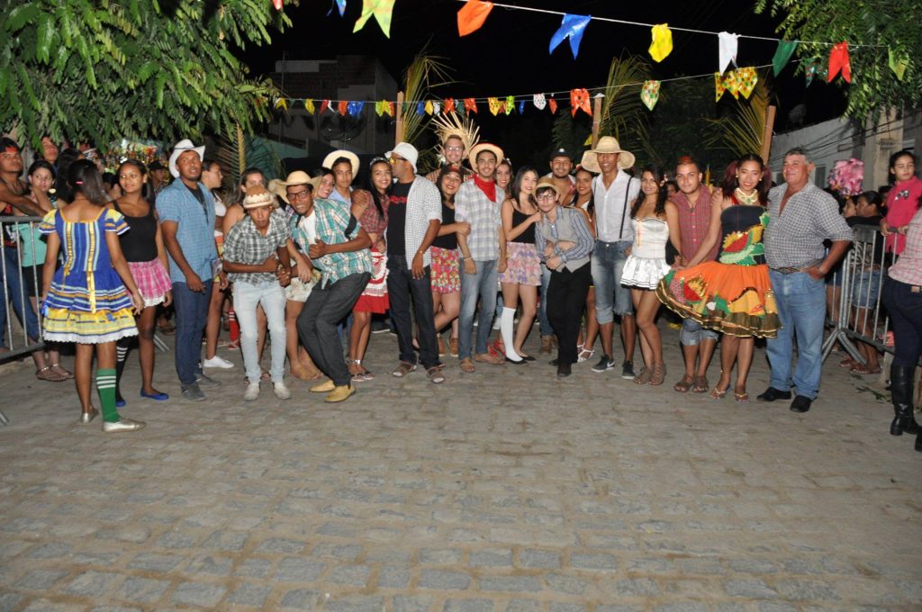 19055794_1899327413673782_2342940426080850321_o-1024x680 OPIPOCO mostra como foi a Segunda noite do festival de quadrilhas em Monteiro. Confira Imagens