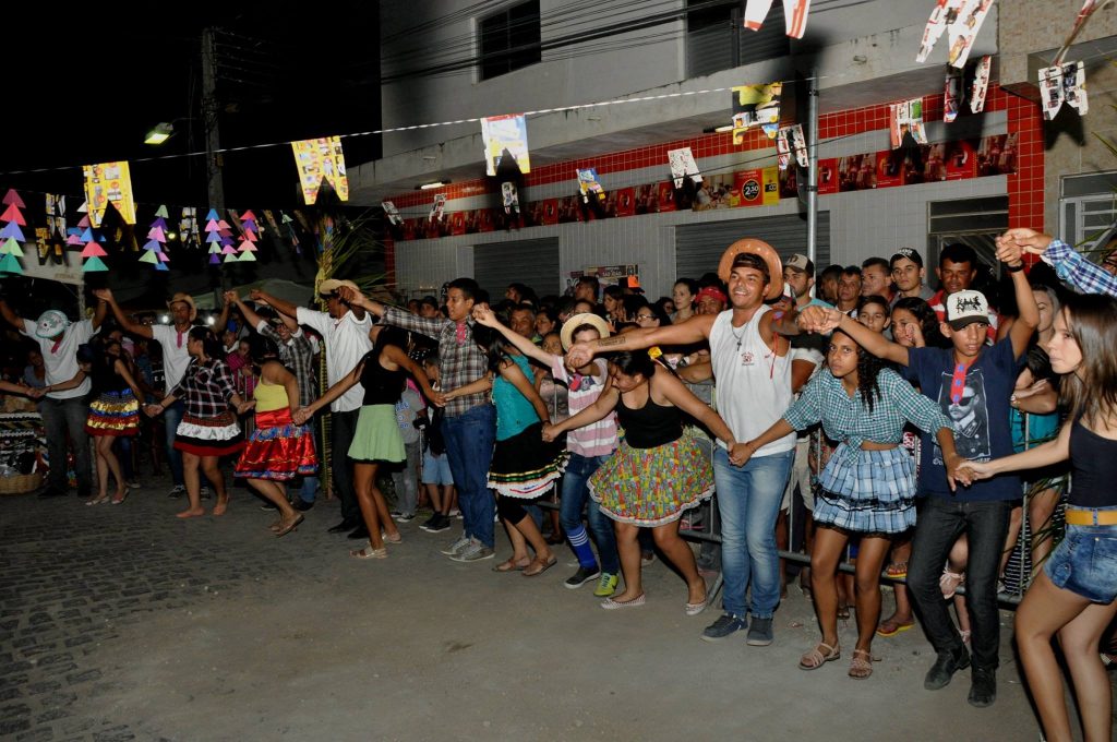 19055821_1898618623744661_679502892663967591_o-1024x680 OPIPOCO mostra como foi a primeira noite do festival de quadrilhas em Monteiro. Confira Imagens