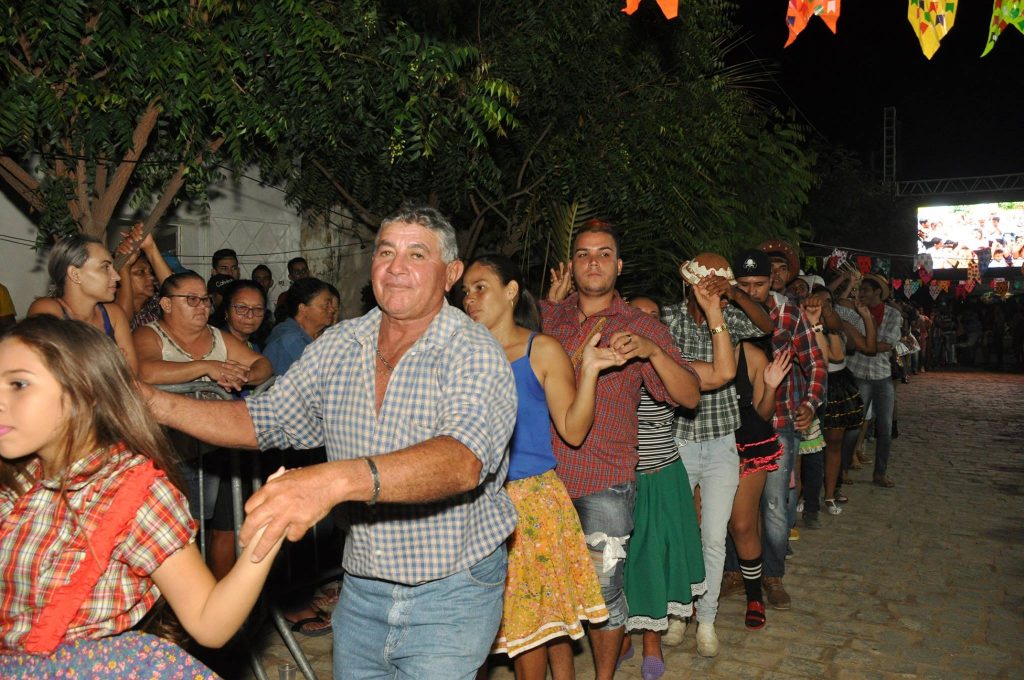 19092610_1899331450340045_1266948325095873455_o-1024x680 OPIPOCO mostra como foi a Segunda noite do festival de quadrilhas em Monteiro. Confira Imagens