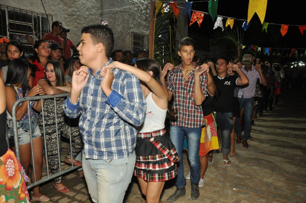 19092953_1899329950340195_2585444150794230421_o-1024x680 OPIPOCO mostra como foi a Segunda noite do festival de quadrilhas em Monteiro. Confira Imagens