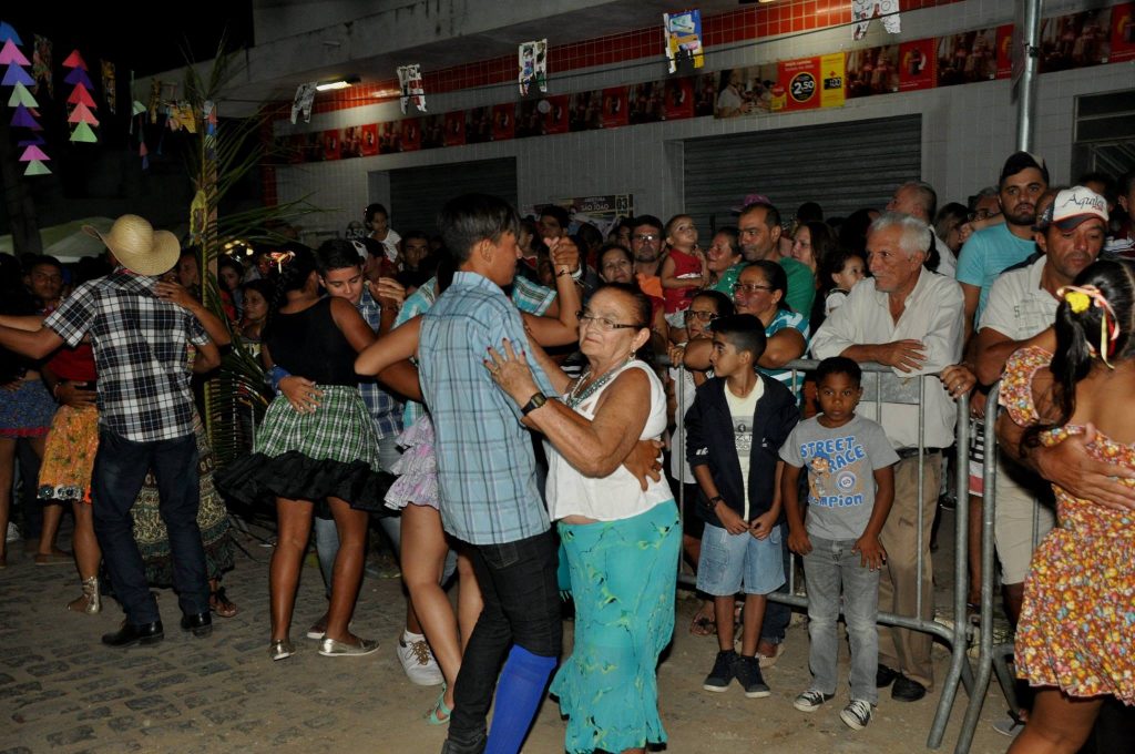 19095487_1898619317077925_111206217851764822_o-1024x680 OPIPOCO mostra como foi a primeira noite do festival de quadrilhas em Monteiro. Confira Imagens